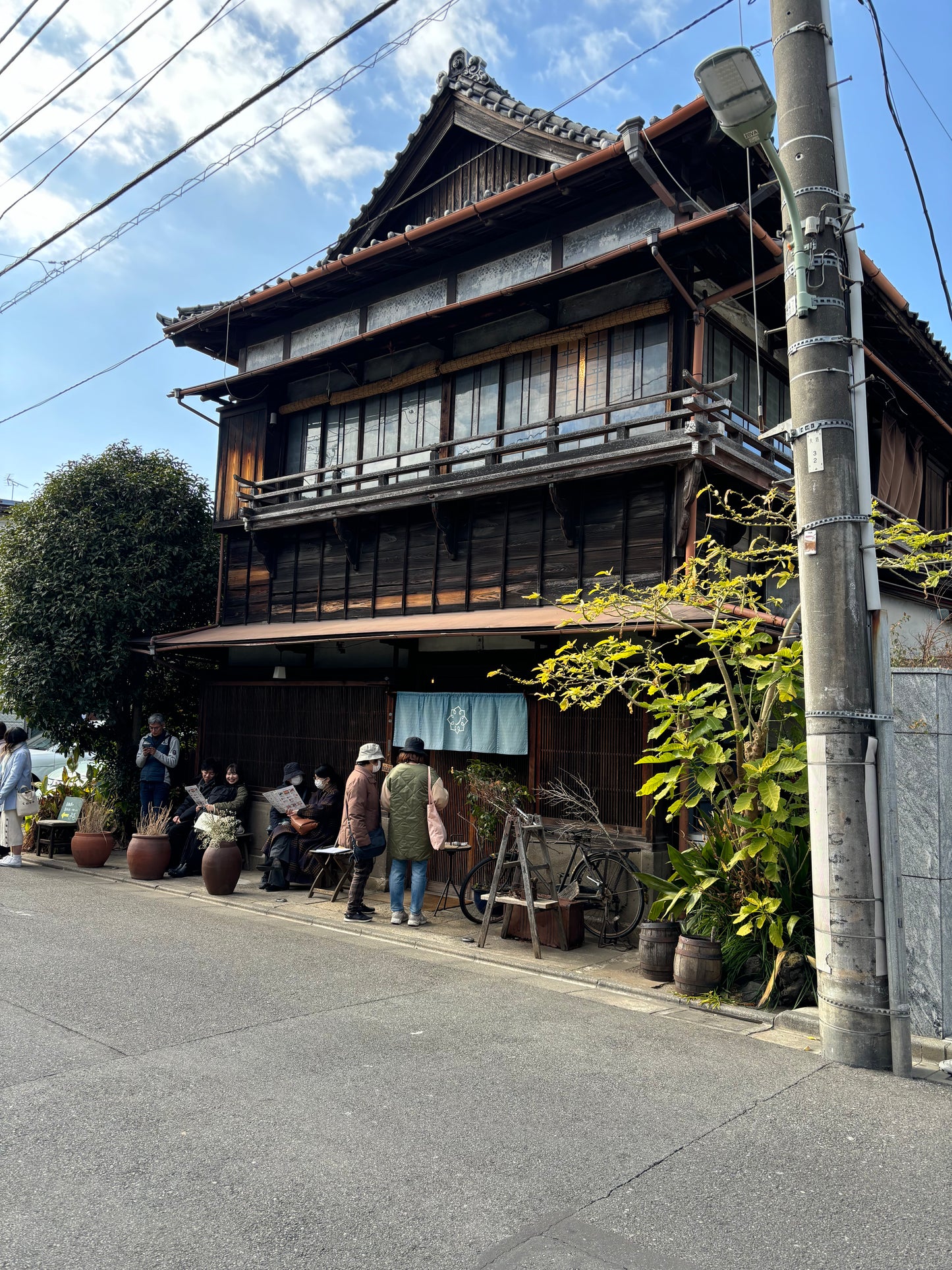 Old town walk and onsen in central Tokyo